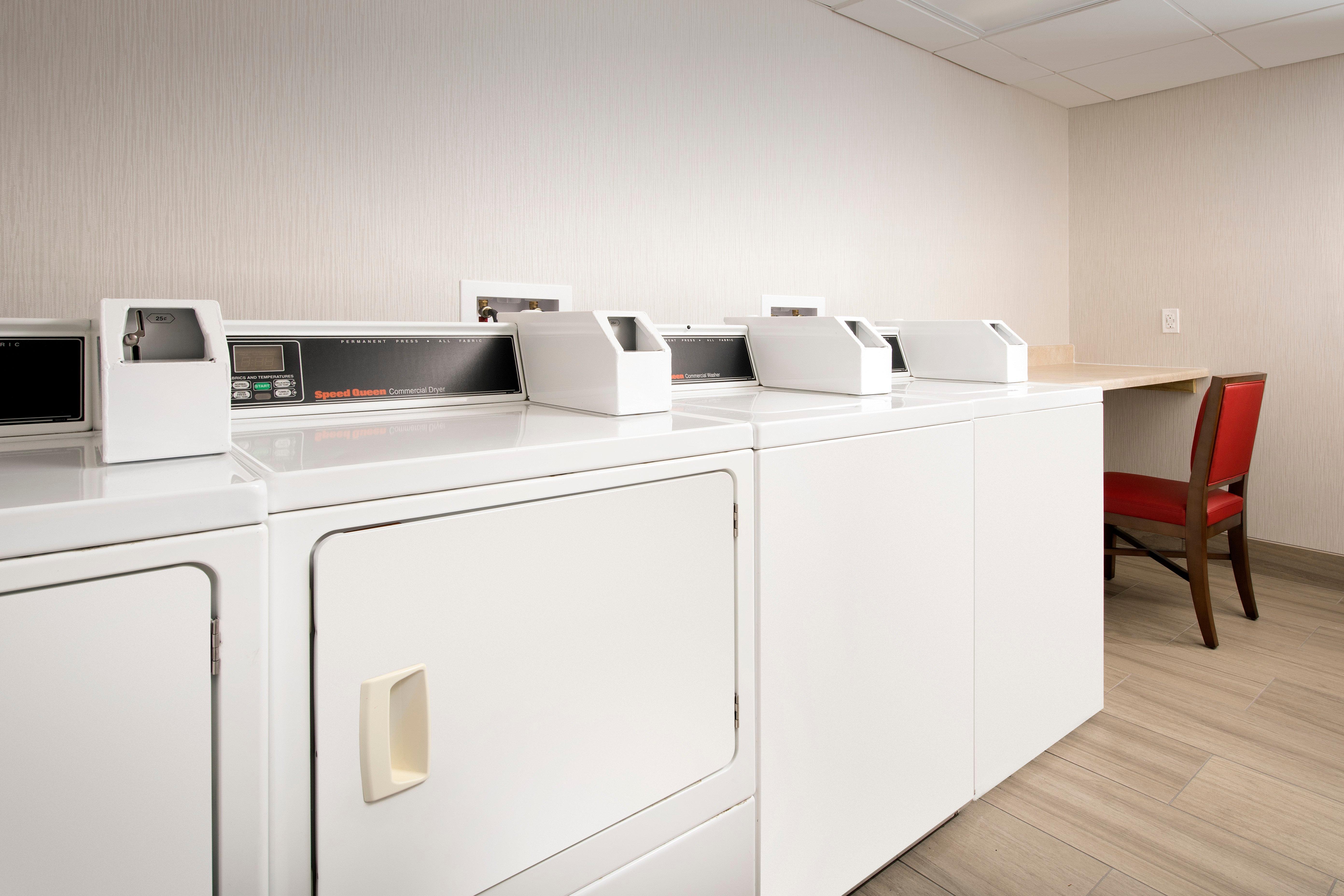 Holiday Inn Express & Suites Baltimore - BWI Airport North By Ihg Linthicum Buitenkant foto