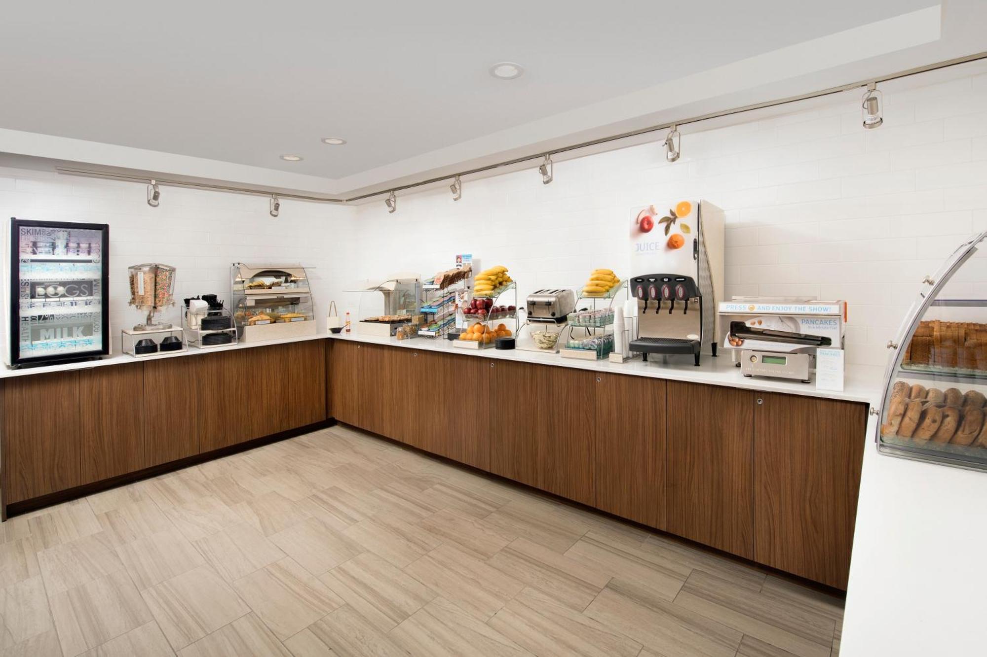 Holiday Inn Express & Suites Baltimore - BWI Airport North By Ihg Linthicum Buitenkant foto