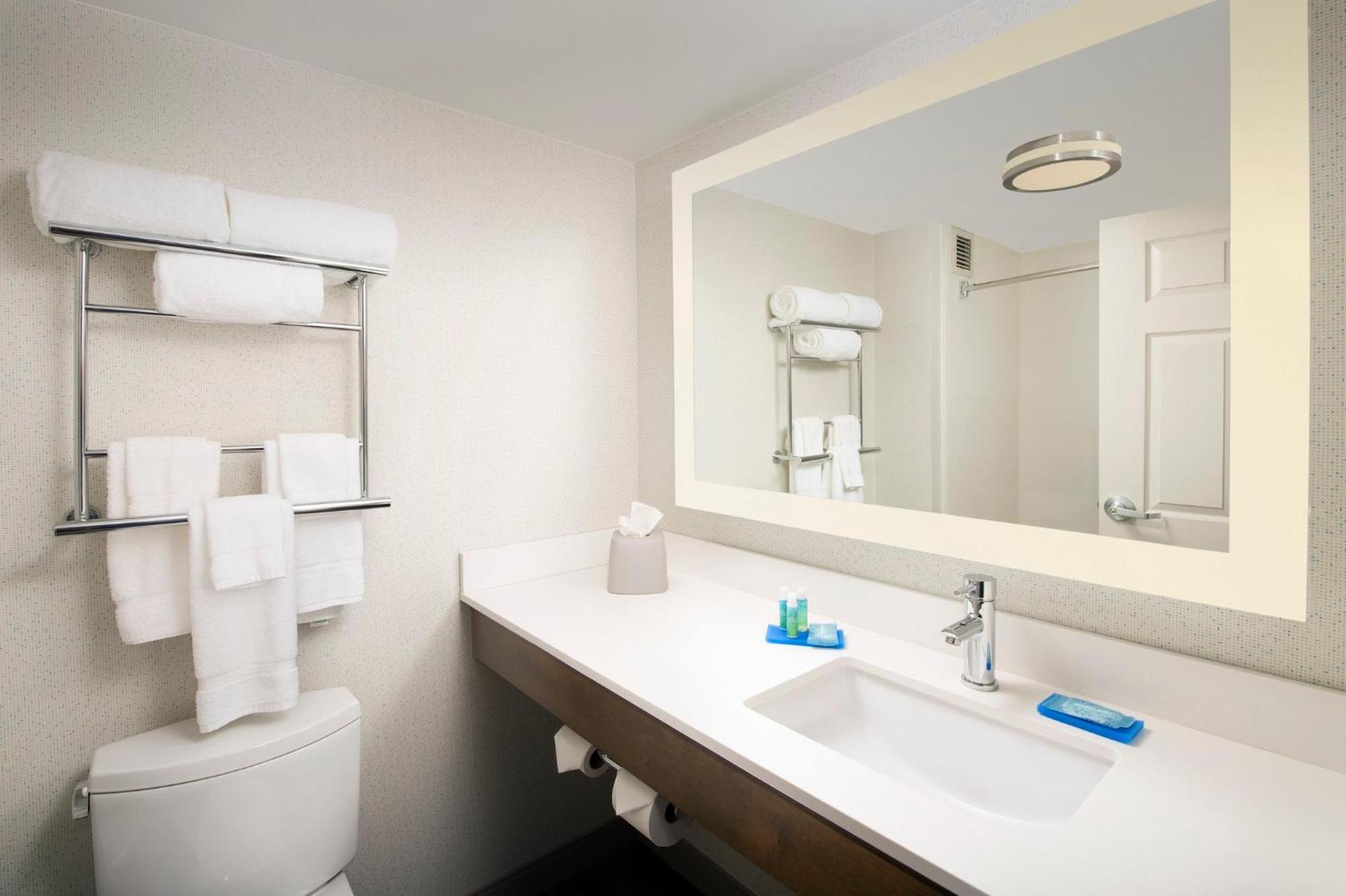 Holiday Inn Express & Suites Baltimore - BWI Airport North By Ihg Linthicum Buitenkant foto